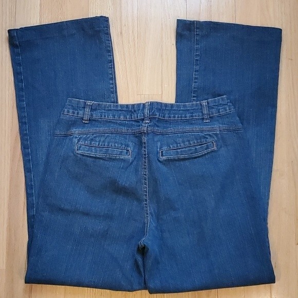 FRENCH CUFF BOOTCUT JEANS MEDIUM WASH SIZE 8 - Picture 2 of 10